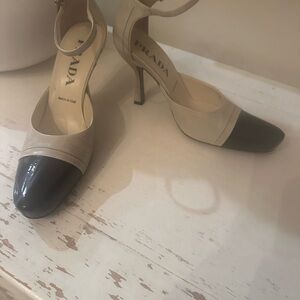 Prada Women's Heels - Black and Cream